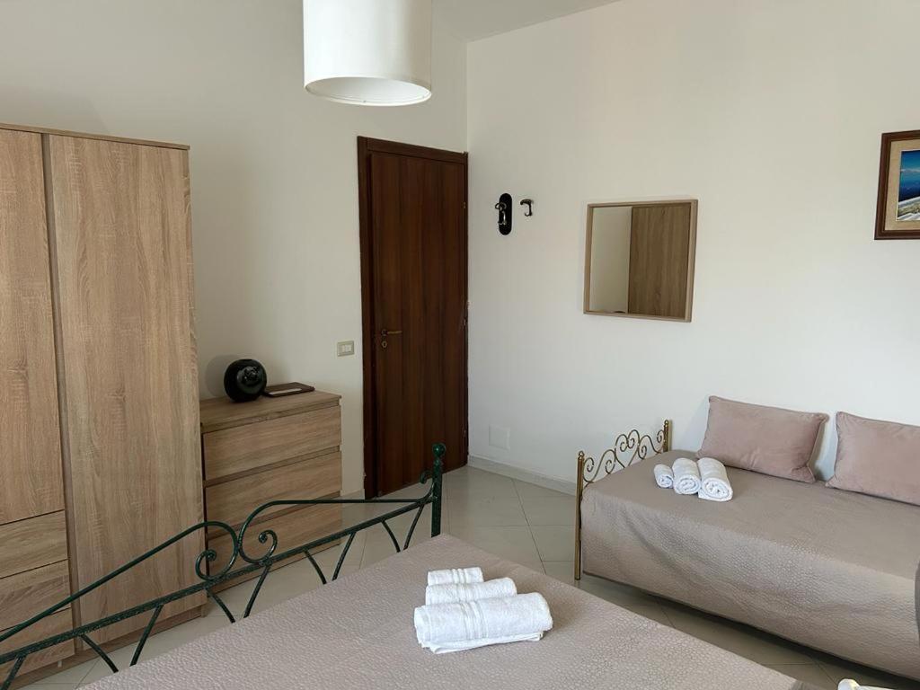 Nina Apartament Giardini Naxos Con Posto Auto Экстерьер фото