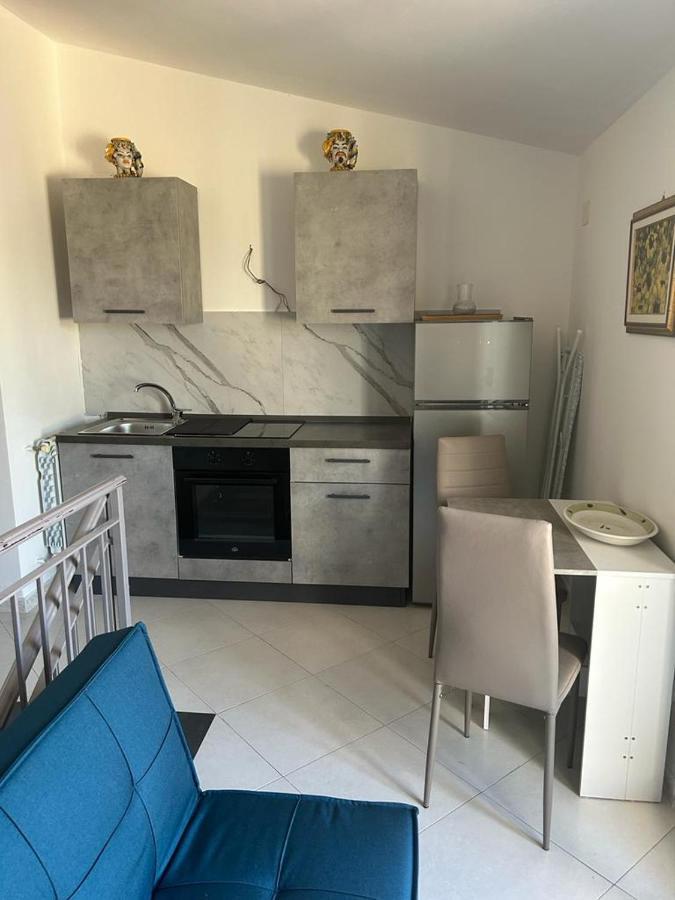 Nina Apartament Giardini Naxos Con Posto Auto Экстерьер фото