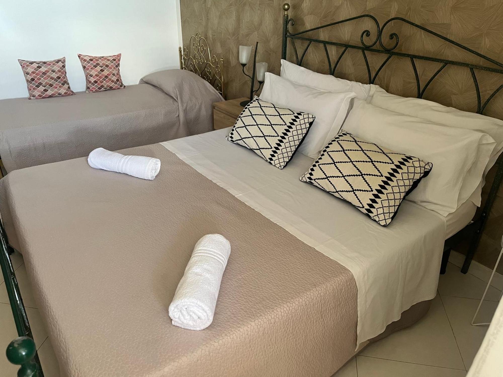 Nina Apartament Giardini Naxos Con Posto Auto Экстерьер фото